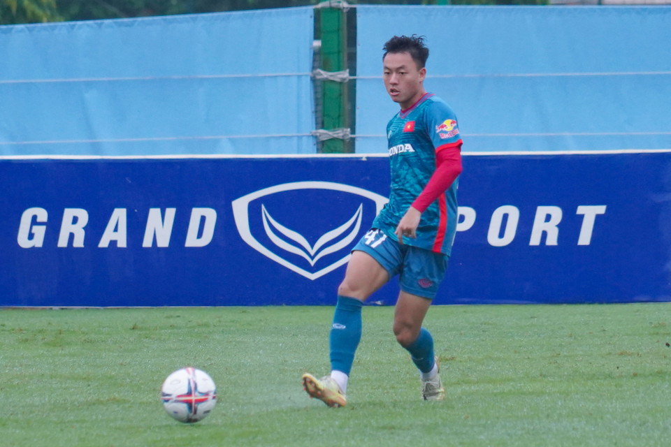 Tiền vệ Nguyễn Thái Sơn (Câu lạc bộ Đông Á Thanh Hóa) - Cầu thủ trẻ xuất sắc nhất tại V-League 2023. (Ảnh: Việt Anh/Vietnam+)