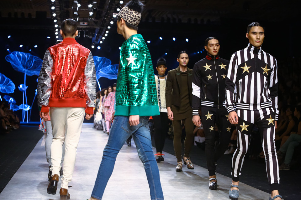 Toàn cảnh bộ sưu tập của thương hiệu Dresscamp.