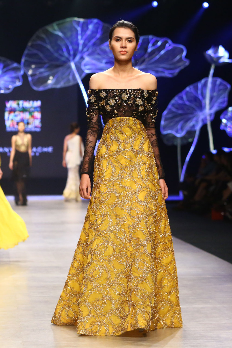 Nguồn cảm hứng sáng tạo và lao động miệt mài đã thôi thúc ông khởi đầu thương hiệu thời trang cao cấp của riêng mình năm 2000.