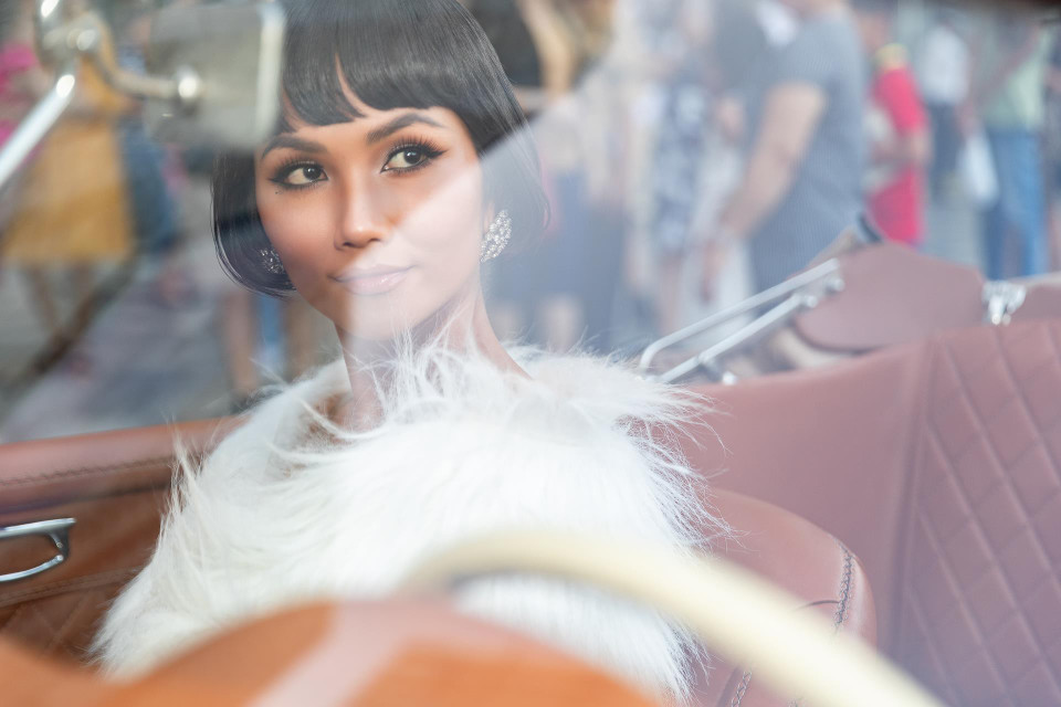 Phong cách mà cô chọn được lấy cảm hứng từ Mary Louise Brooks – một diễn viên nổi tiếng của Mỹ những năm 1920, được xem như một trong những mỹ nhân dẫn đầu xu hướng tóc bob của thế giới. (Ảnh: Thiên An/Vietnam+)