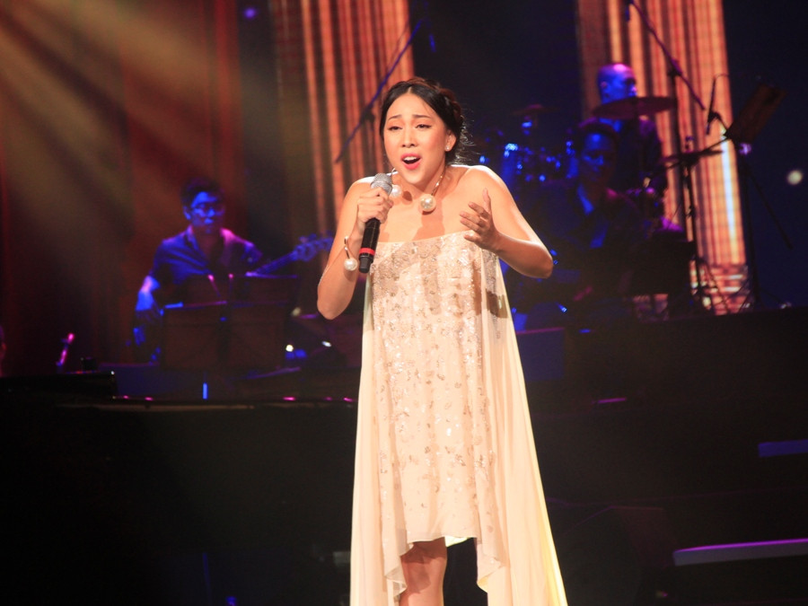 Ca sỹ Nguyên Thảo. (Ảnh: ChiLê/Vietnam+)