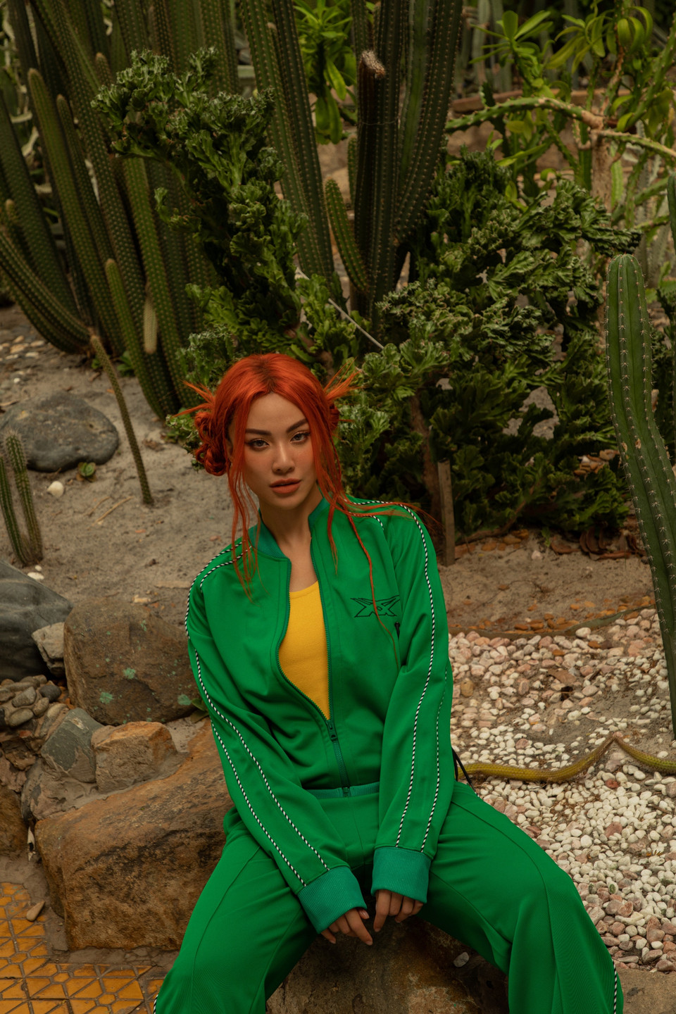 Trong hình ảnh một ‘sporty girl’ năng động, Kim Duyên khoe trọn vẻ đẹp năng động, khỏe khoắn cùng tạo hình thời trang ấn tượng. Đặc biệt, á hậu gây ấn tượng màu tóc cam cháy rực vô cùng bắt mắt. (Ảnh: PV/Vietnam+)