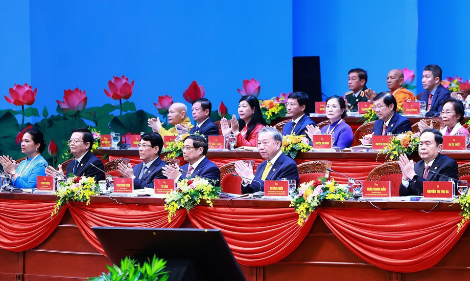 Các lãnh đạo Đảng, Nhà nước và Đoàn Chủ tịch điều hành Đại hội. (Ảnh: TTXVN)