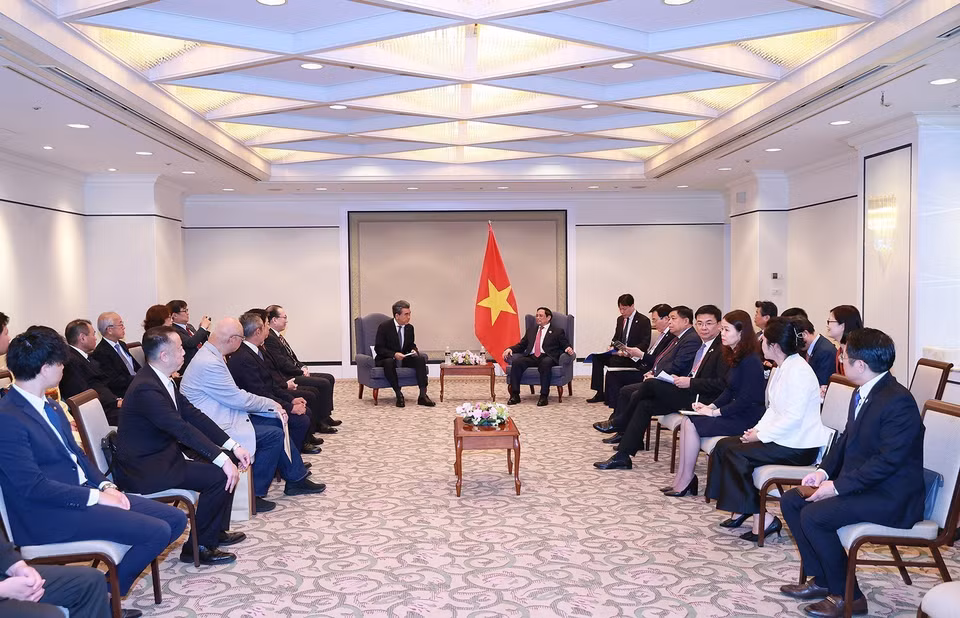 Thủ tướng Phạm Minh Chính tiếp đoàn doanh nghiệp vùng Trung Nam Nhật Bản. (Ảnh: Dương Giang/TTXVN)