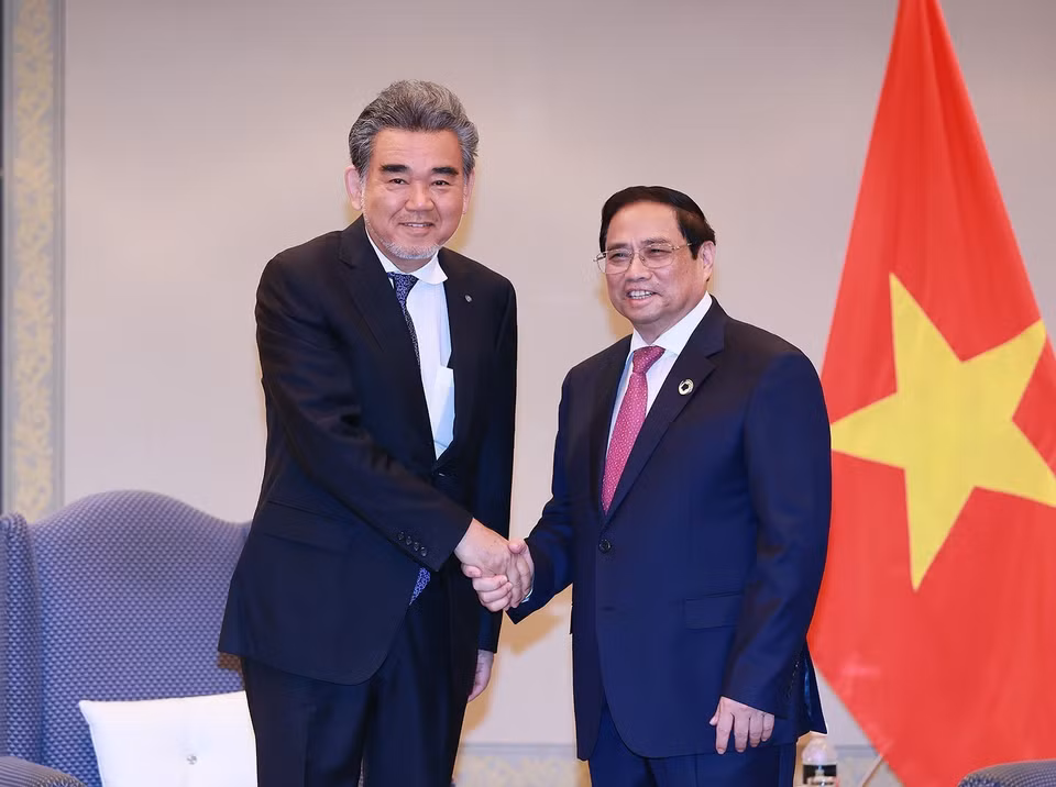 Thủ tướng Phạm Minh Chính tiếp đại diện đoàn doanh nghiệp vùng Trung Nam Nhật Bản. (Ảnh: Dương Giang/TTXVN)