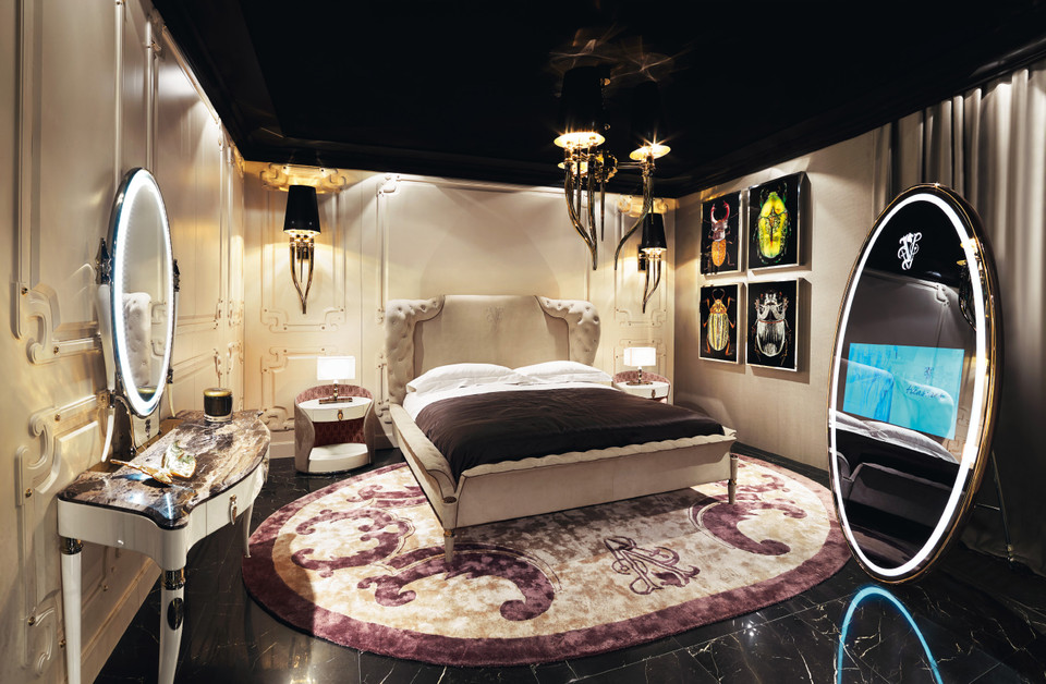 Bộ phòng ngủ Alice điệu đàng tựa giấc mơ của cô bé Alice lạc vào xứ sở diệu kỳ, với tủ đầu giường phảng phất hình dáng chiếc hộp chứa nhiều bí mật lạ lùng. (Nguồn: Visionnaire)