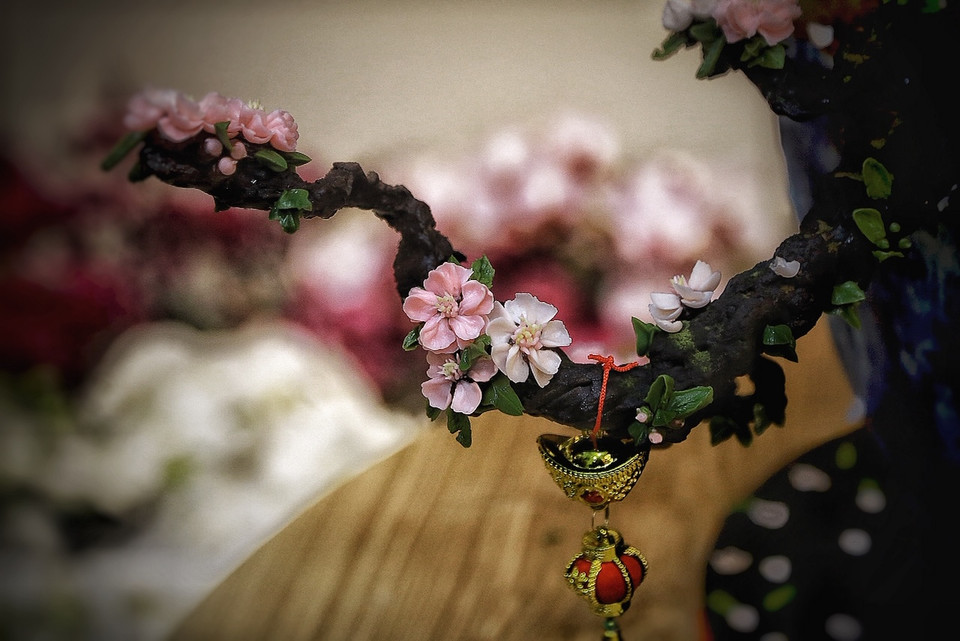 Điều đặc biệt là, những chiếc bánh đẹp sống động đến mức khách hàng nhận xong không nỡ ăn. (Ảnh: Tố Linh/Vietnam+)