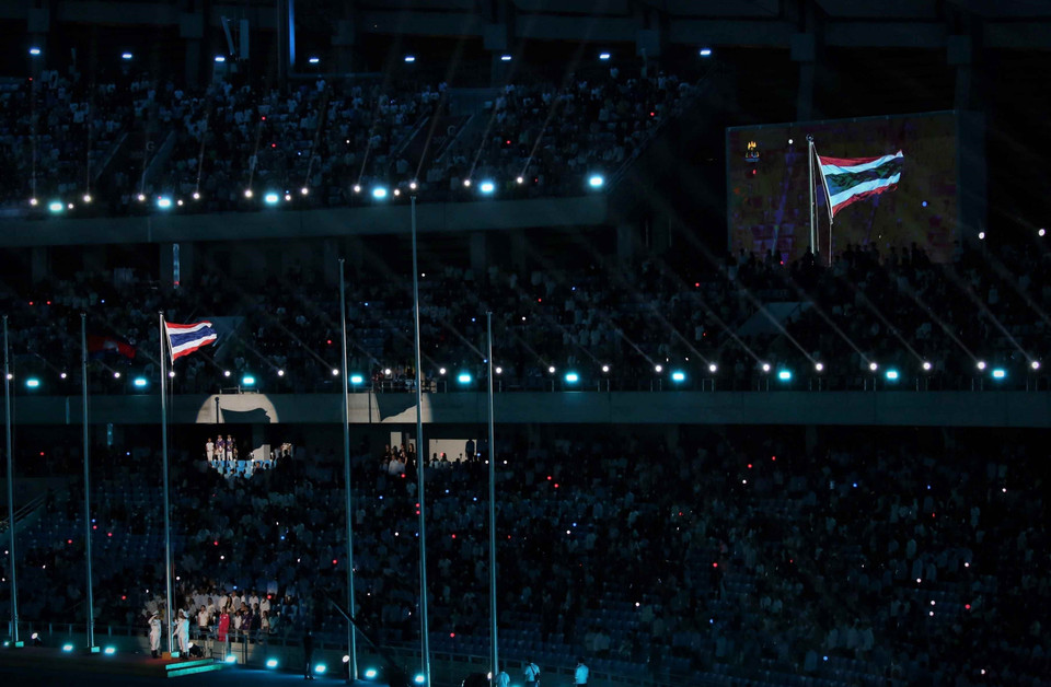 Nghi thức chào cờ Vương quốc Thái Lan, nước chủ nhà ASEAN Para Games 13. (Ảnh: Huỳnh Thảo/TTXVN)