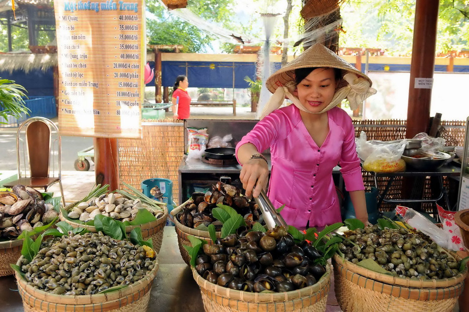 Các món ăn đặc trưng được bày trí đẹp mắt tại liên hoan. (Ảnh: An Hiếu/Vietnam+)