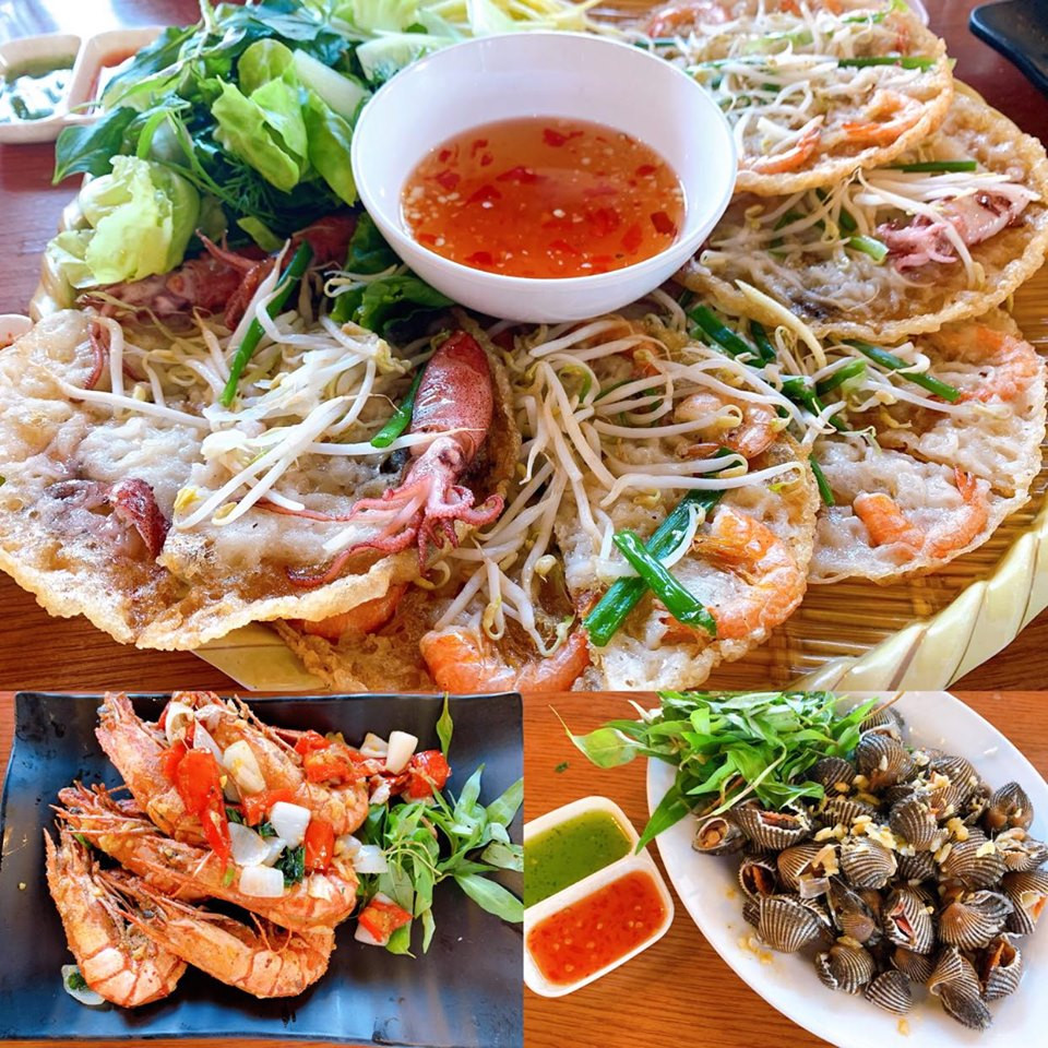 Bánh xèo tôm đất, bánh xèo mực nhảy, sò...(Ảnh: Xuân Mai/Vietnam+)