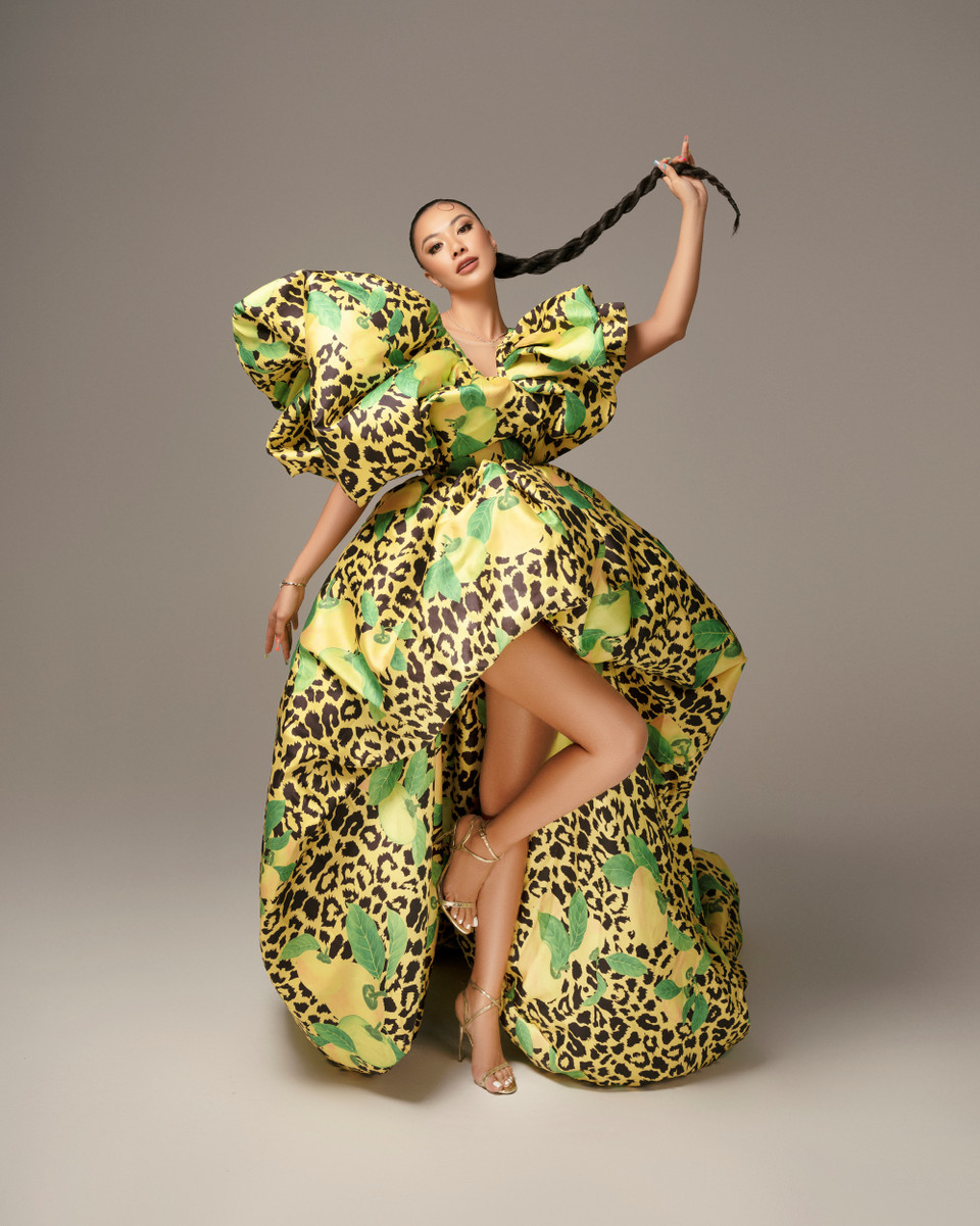 Cùng ngắm nhan sắc rực rỡ của 'gia đình' Hoa hậu Hoàn vũ Việt Nam mừng Xuân mới. (Ảnh: CTV/Vietnam+)