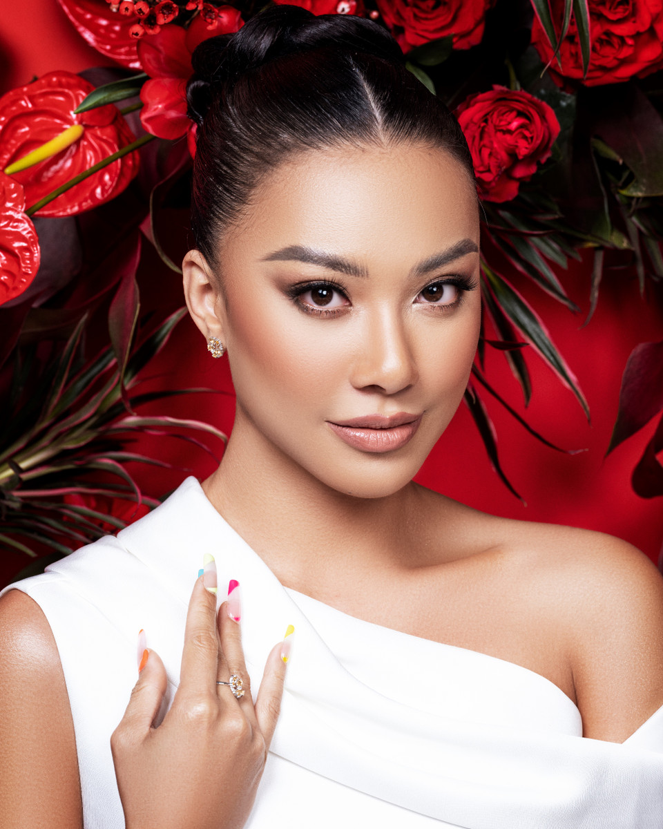 Với Khánh Vân là một chút trẻ trung, năng động nhưng không kém phần tươi mới; Kim Duyên mang đến hình ảnh của cô gái mạnh mẽ nhưng cũng rất dịu dàng, nền nã và Hoàng My mang đến câu chuyện về người phụ nữ quyền lực nhưng đầy kiêu hãnh. (Ảnh: CTV/Vietnam+)