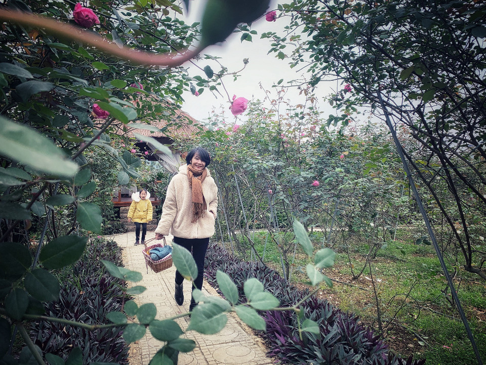 Đây là lần đầu tiên một hãng mỹ phẩm nội địa đạt tiêu chuẩn kép: Chứng nhận tiêu chuẩn theo quy định của Việt Nam và chứng nhận tiêu chuẩn hữu cơ Mỹ USDA và COSMOS (COSMetic Organic and Natural Standard). (Ảnh: M.Mai/Vietnam+)