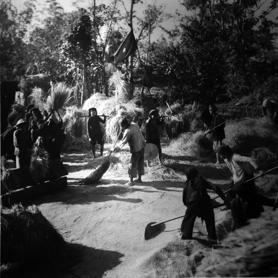 Cuộc cải cách đã phân chia lại ruộng đất cho đa số nông dân miền Bắc, xóa bỏ giai cấp địa chủ. (Ảnh: Tư liệu/TTXVN phát)