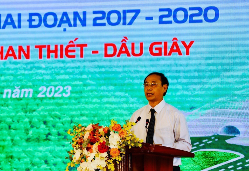 Thứ trưởng Bộ Giao thông Vận tải Lê Đình Thọ phát biểu tại điểm cầu Thanh Hóa. (Ảnh: Huy Hùng/TTXVN)