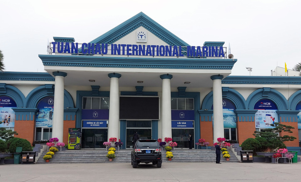 Cảng tàu du lịch quốc tế Tuần Châu tạm dừng hoạt động do dịch COVID-19 (Ảnh: Văn Đức - TTXVN)