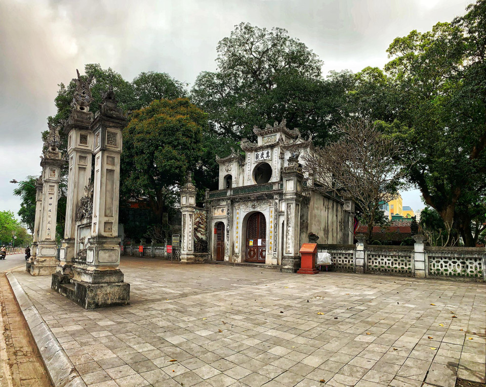 Đền Quán Thánh, địa điểm tâm linh nổi tiếng Hà Nội, là một trong tứ trấn của kinh thành Thăng Long xưa dừng đón khách từ ngày 10/3. (Ảnh: Mai Mai/Vietnam+)