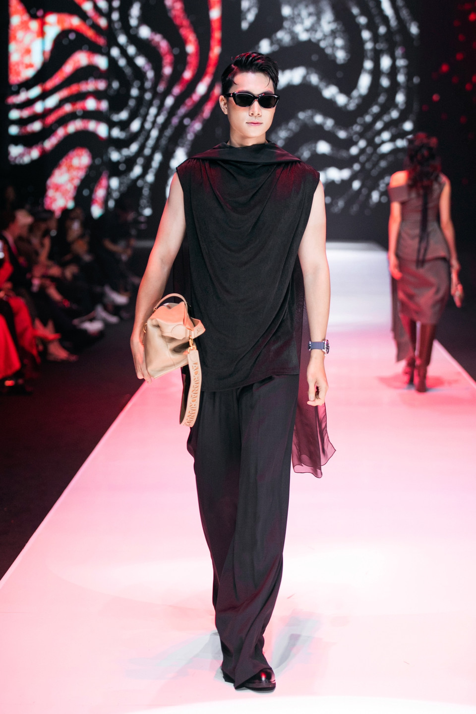 Một thiết kế trong bộ sưu tập "Vấn vương." (Ảnh: PV/Vietnam+)