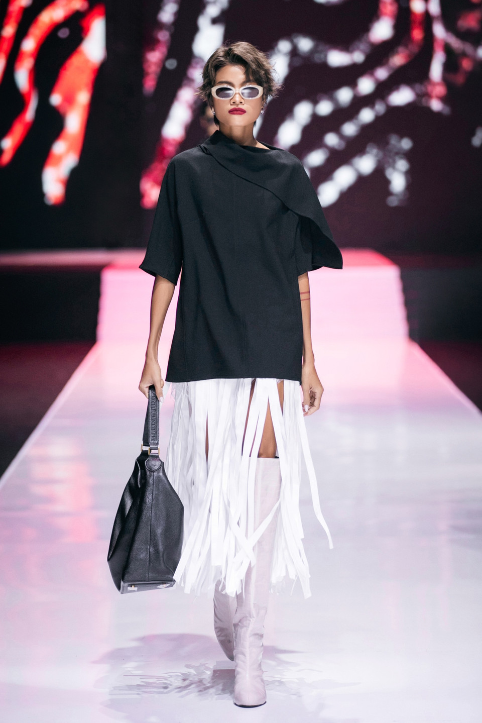 Một thiết kế trong bộ sưu tập "Vấn vương." (Ảnh: PV/Vietnam+)