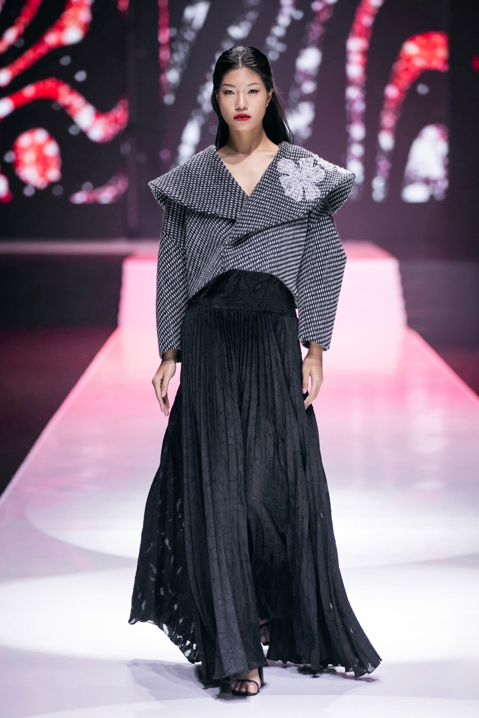 Một thiết kế trong bộ sưu tập "Vấn vương." (Ảnh: PV/Vietnam+)