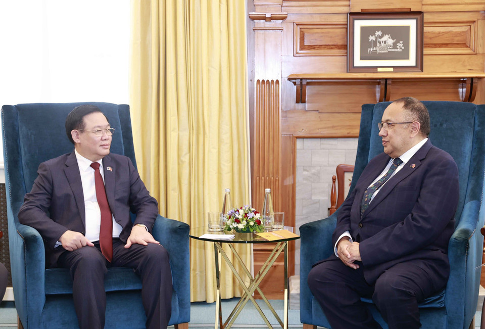 Chủ tịch Quốc hội Vương Đình Huệ và Chủ tịch Quốc hội New Zealand Adrian Rurawhe. (Ảnh: Doãn Tấn/TTXVN)