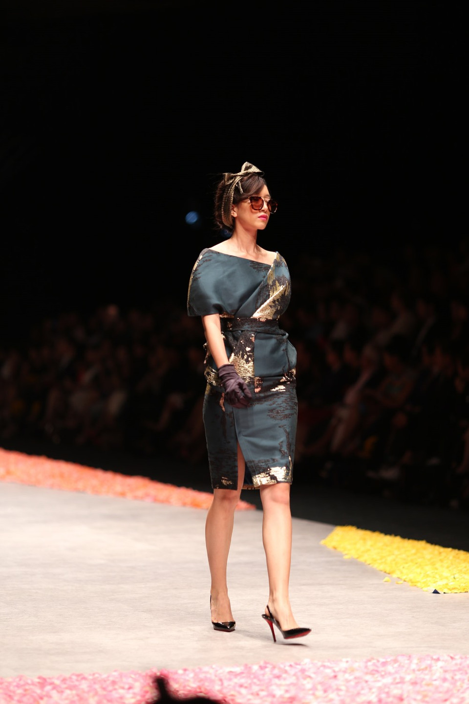 Phụ kiện cũng là một yếu tố quan trọng tạo nên sự thành công của bộ sưu tập lần này của Phương My. (Ảnh: Trí Nguyễn)