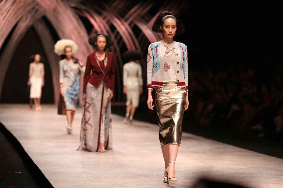 ...Gây ấn tượng với nguyên tắc thời trang mẫu mực, tối giản đúng chuẩn các Tuần lễ Thời trang Quốc tế. (Ảnh: BTC)