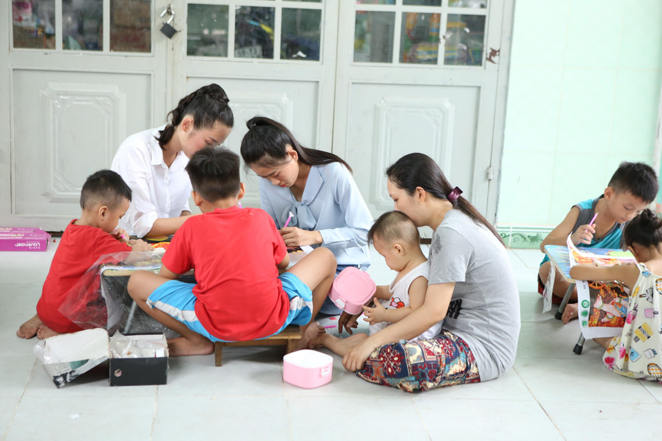 Sau khi kết thúc vòng chung khảo, các thí sinh Miss World Việt Nam đã bắt tay thực hiện những Dự án Nhân ái ý nghĩa. (Ảnh: BTC)