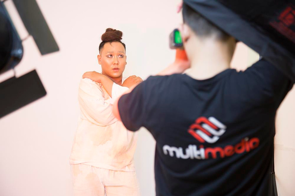 Tuy nhiên, các thiết kế lại gợi nên một vẻ đẹp lạ lùng dành cho các tín đồ thời trang ưa thể nghiệm phong cách mới. (Ảnh: BTC)