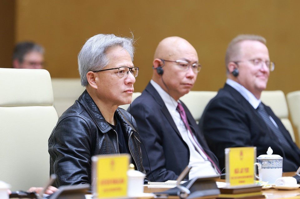 Nhà sáng lập kiêm Giám đốc điều hành Tập đoàn NVIDIA, ông Jensen Huang tại buổi làm việc. (Ảnh: Dương Giang/TTXVN)