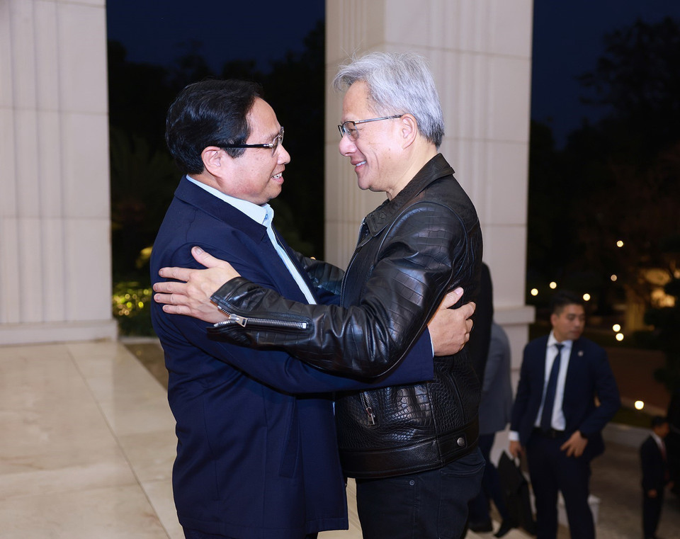 Thủ tướng Phạm Minh Chính tiếp Chủ tịch Tập đoàn NVIDIA (Hoa Kỳ) Jensen Huang. (Ảnh: Dương Giang/TTXVN)