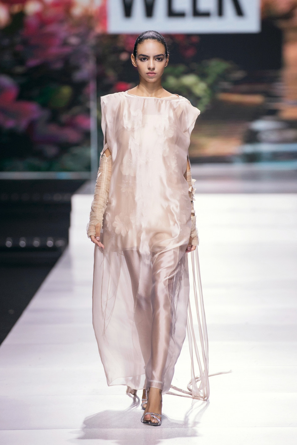 Một thiết kế trong bộ sưu tập Summer 2024. (Ảnh: CTV/Vietnam+)