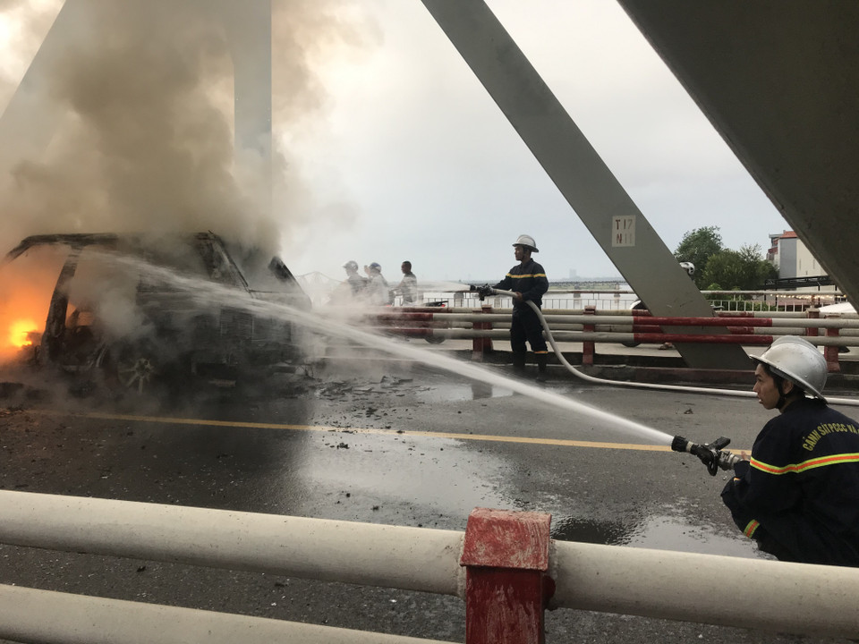 Hiện trường vụ cháy. (Ảnh: Minh Quyết/TTXVN)