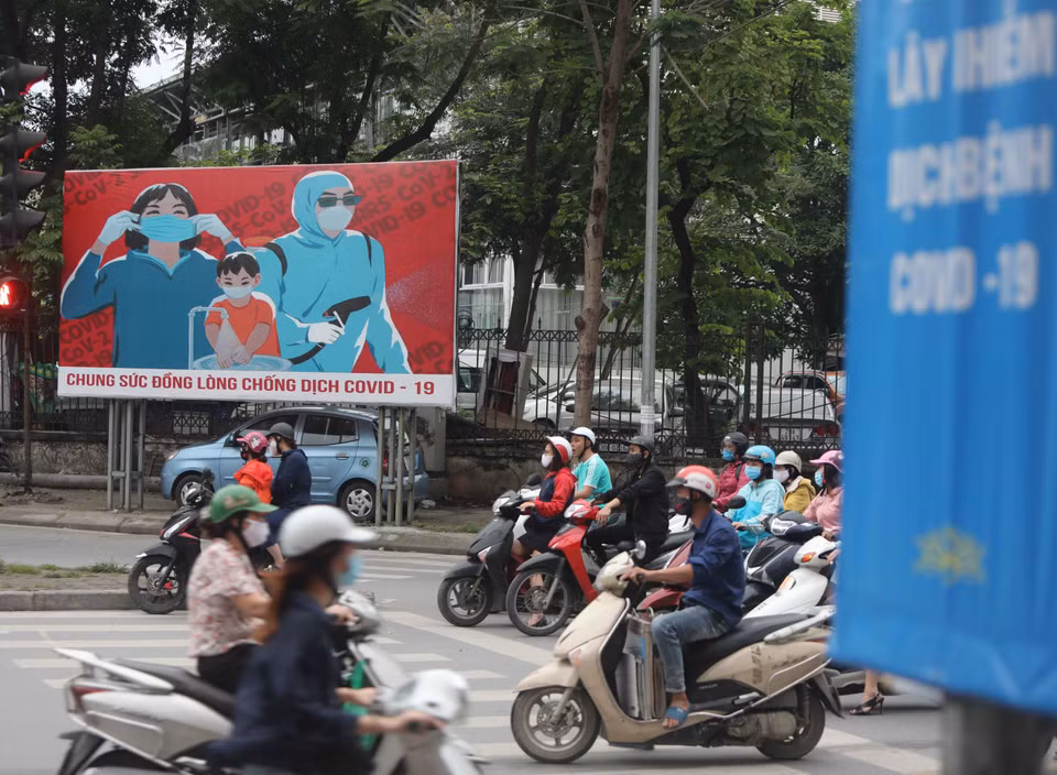 Mỗi người dân cần tiếp tục nâng cao ý thức phòng, chống dịch trong cuộc sống hằng ngày. (Ảnh: Thanh Tùng/TTXVN)