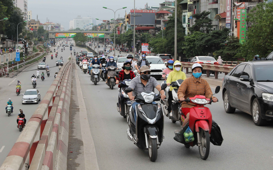 Mật độ giao thông trên đường Giải Phóng. (Ảnh: Thanh Tùng/TTXVN)