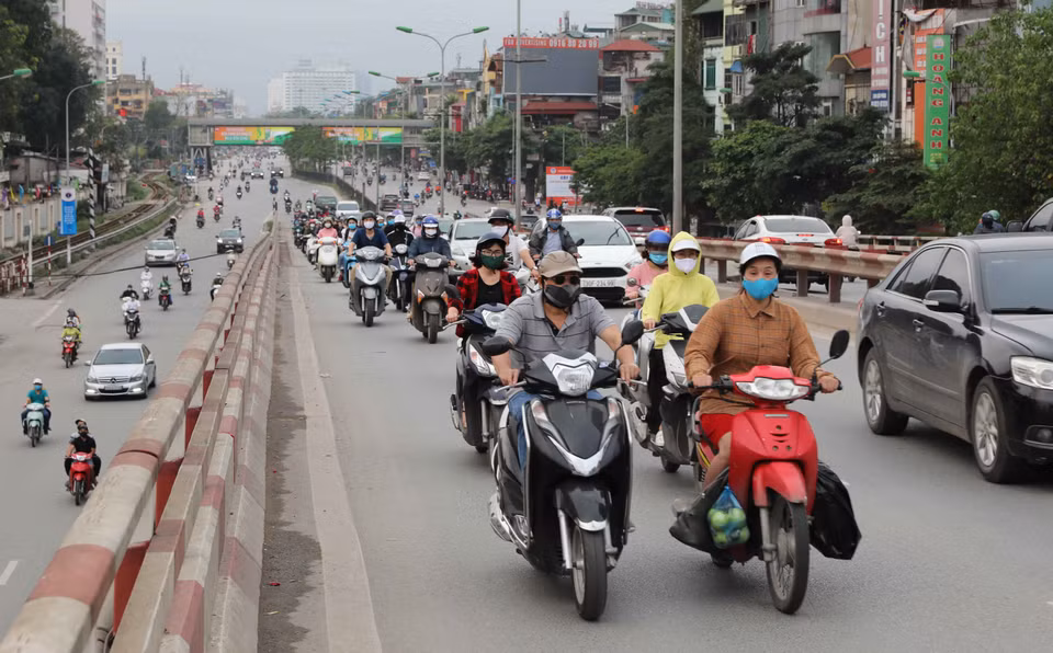 Mật độ giao thông trên đường Giải Phóng. (Ảnh: Thanh Tùng/TTXVN)