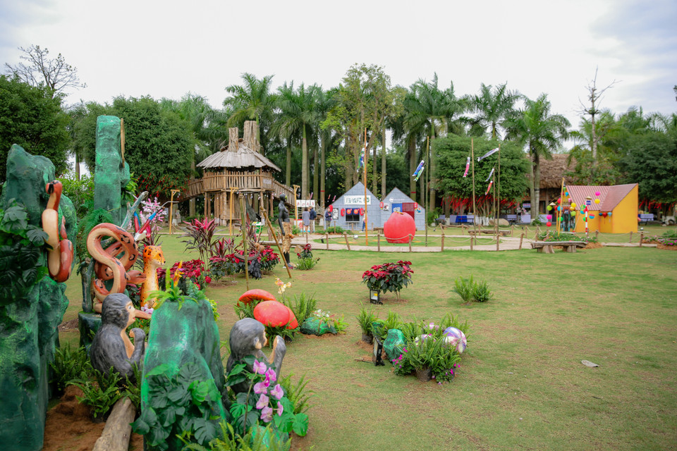 Lễ hội Xuân tại Ecopark năm nay vẫn là điểm đến hấp dẫn và độc đáo với người dân thủ đô và vùng lân cận. (Ảnh: CTV/Vietnam+)