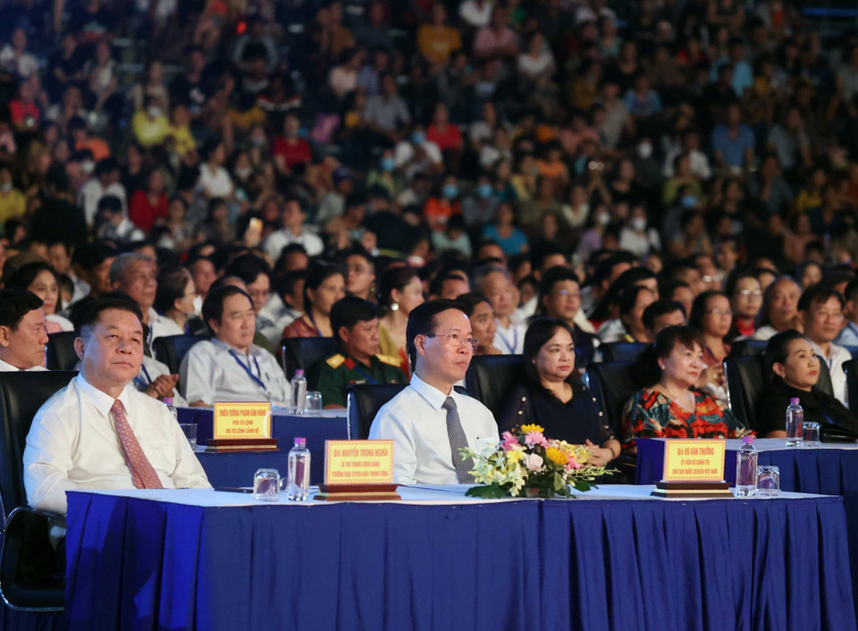 Chủ tịch nước Võ Văn Thưởng và các đại biểu tham dự. (Ảnh: Thống Nhất/TTXVN)