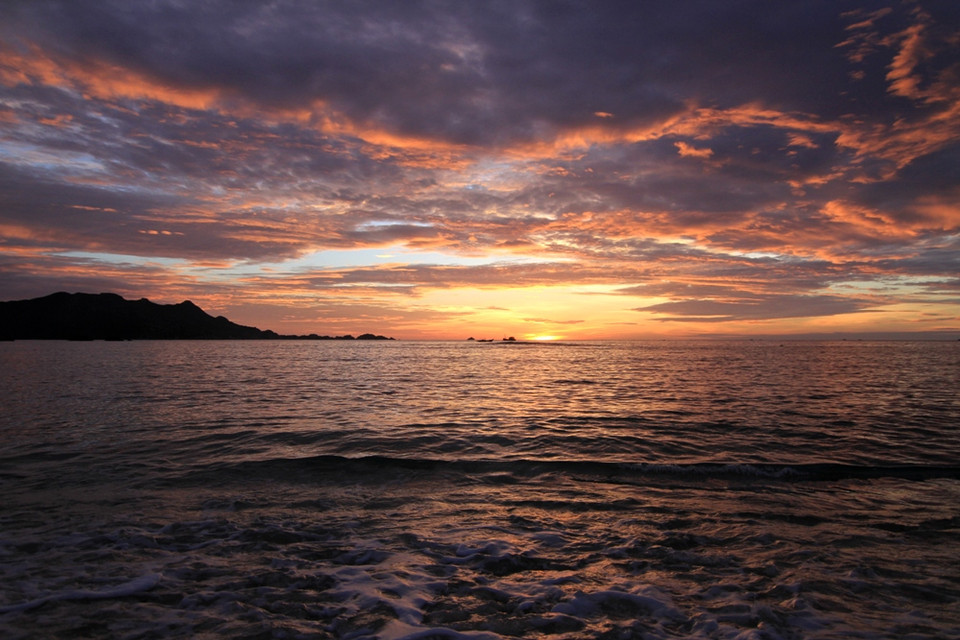 Bình minh bãi Chướng. (Ảnh: Xuân Mai/Vietnam+)