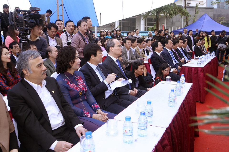 Các đại biểu dự lễ bế mạc Hội báo toàn quốc 2017. (Ảnh: Doãn Tấn/TTXVN)