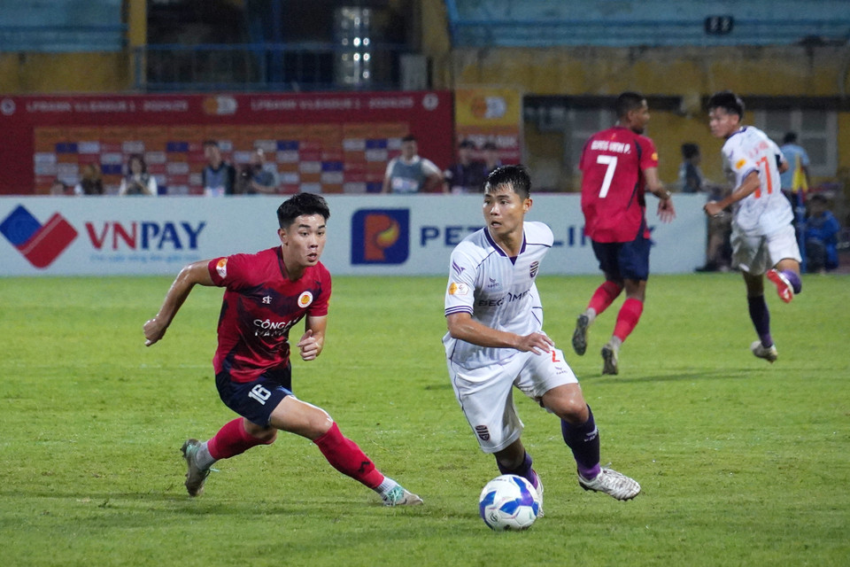 Với chất lượng đội hình vượt trội, Công an Hà Nội là đội kiểm soát bóng nhiều hơn so với đối phương. (Ảnh: Việt Anh/Vietnam+)