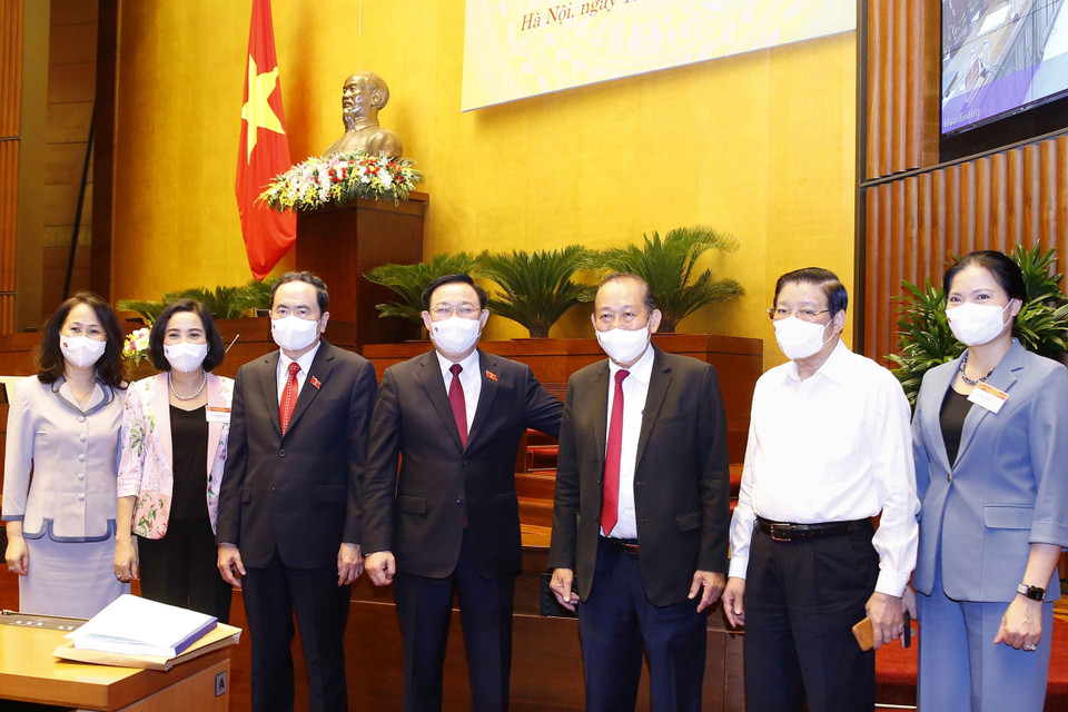 Chủ tịch Quốc hội Vương Đình Huệ với các đại biểu dự Hội nghị. (Ảnh: Doãn Tấn/TTXVN)