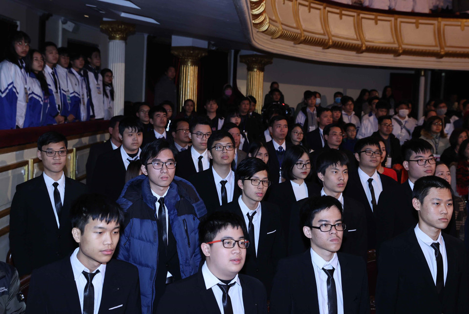 Các em học sinh tại Lễ tuyên dương. (Ảnh: Thống Nhất/TTXVN)