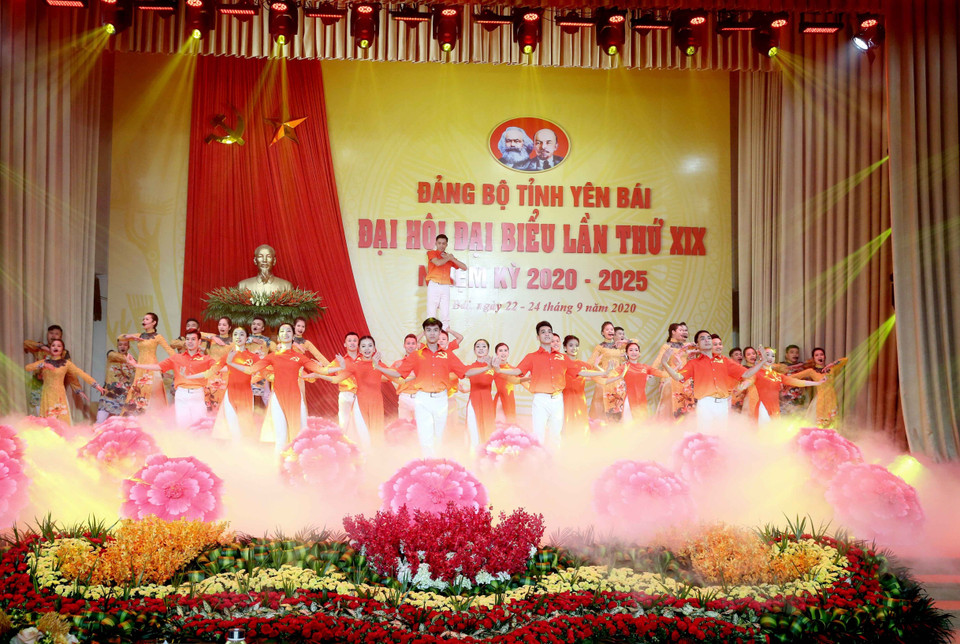 Chương trình nghệ thuật chào mừng Đại hội. (Ảnh: Phương Hoa/TTXVN)