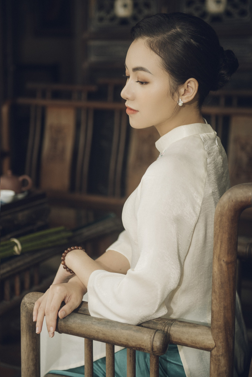 ‘Trong tương lai, Linh mơ ước sẽ trở thành một cô giáo dạy nhạc có tâm với nghề. Linh cũng mong sẽ có ngày chinh phục được cuộc thi Sao Mai, được ‘cháy’ hết mình cho dòng nhạc dân gian,’ Thùy Linh chia dẻ. (Ảnh: M.Mai/Vietnam+)