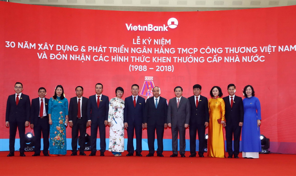 Thủ tướng Nguyễn Xuân Phúc và các đại biểu dự Lễ kỷ niệm. (Ảnh: Thống Nhất/TTXVN)