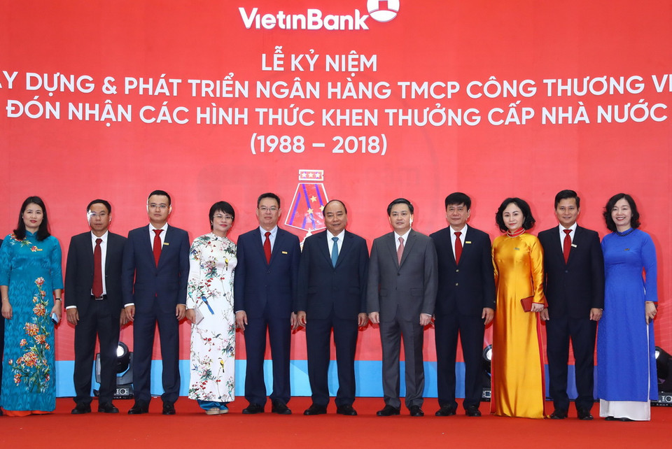Thủ tướng Nguyễn Xuân Phúc và các đại biểu dự Lễ kỷ niệm. (Ảnh: Thống Nhất/TTXVN)