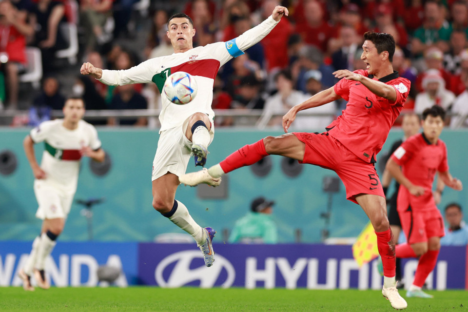 Không chỉ thiếu hiệu quả trong tấn công, cú chạm lưng vô duyên của cựu sao MU ở phút 27 vô tình giúp Hàn Quốc gỡ hòa 1-1. (Ảnh: Hải An/Vietnam+)