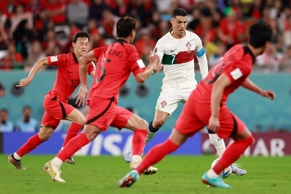 Trận thua 1-2 trước đội tuyển Hàn Quốc tại bảng H ở lượt đấu cuối World Cup 2022 đánh dấu một trong những màn trình diễn tệ nhất sự nghiệp của Cristiano Ronaldo. (Ảnh: Hải An/Vietnam+)