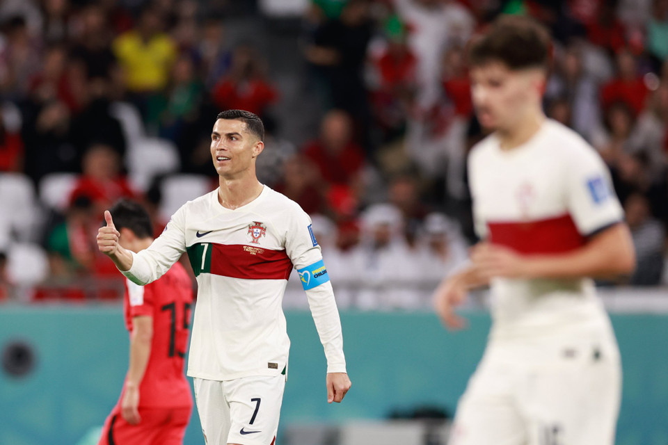 Siêu sao 37 tuổi chỉ chạm bóng 26 lần, chuyền bóng chính xác 79%, 3 lần bị thổi việt vị, mắc lỗi dẫn tới bàn thua của đội nhà và bỏ lỡ một cơ hội ngon ăn. (Ảnh: Hải An/Vietnam+)